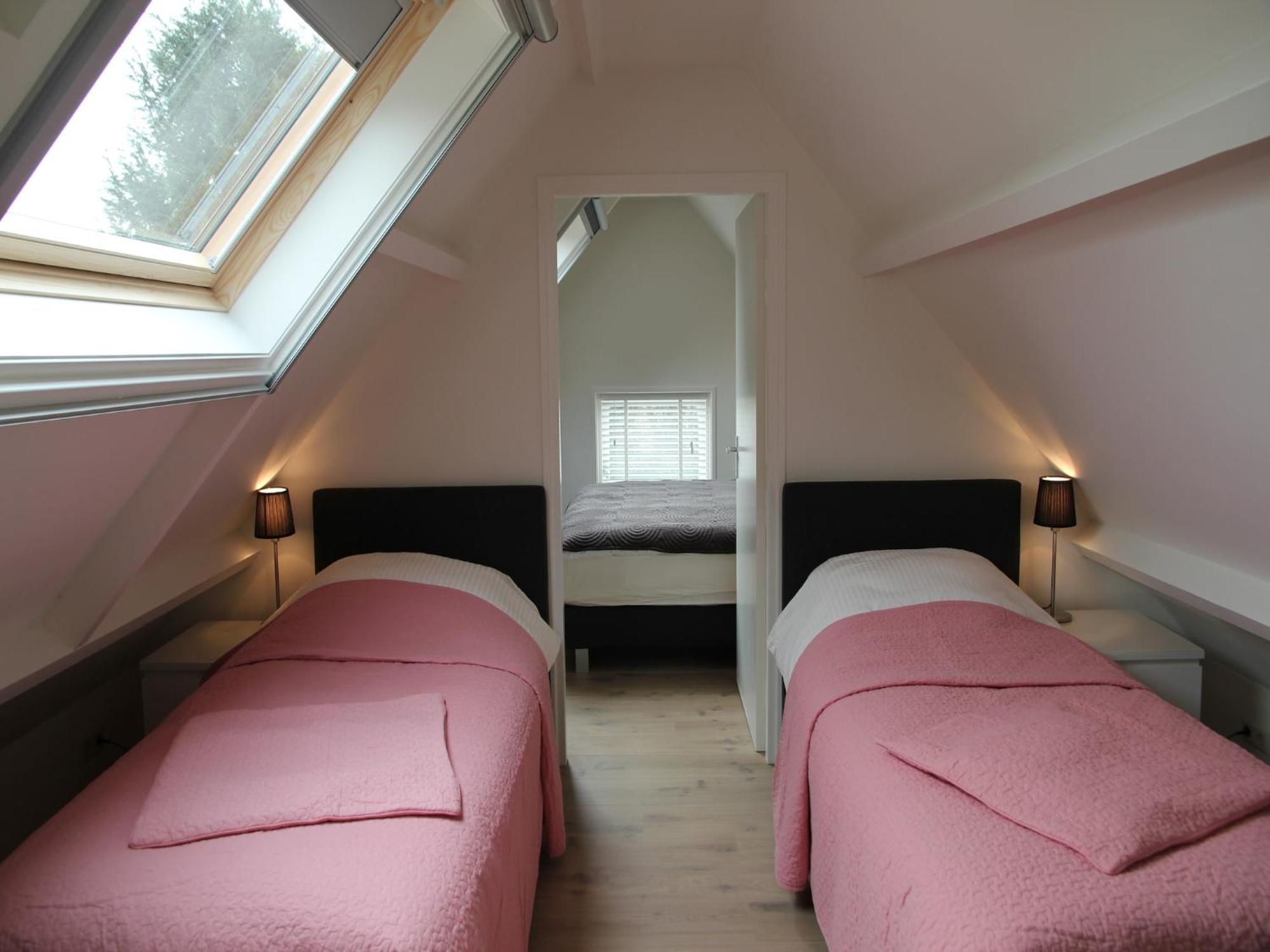 Pleasing Holiday Home In Schoorl With Patio Экстерьер фото